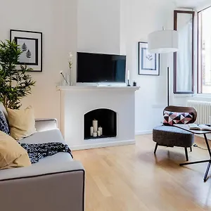https://hintown-pontaccio.it-lombardy.com
